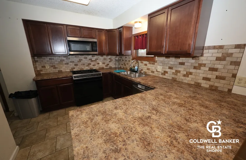 1524 Harvest Ln, Garden City, KS 67846