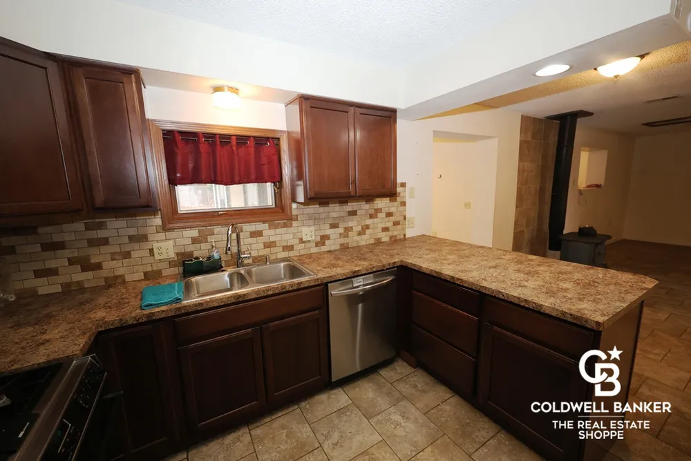 1524 Harvest Ln, Garden City, KS 67846