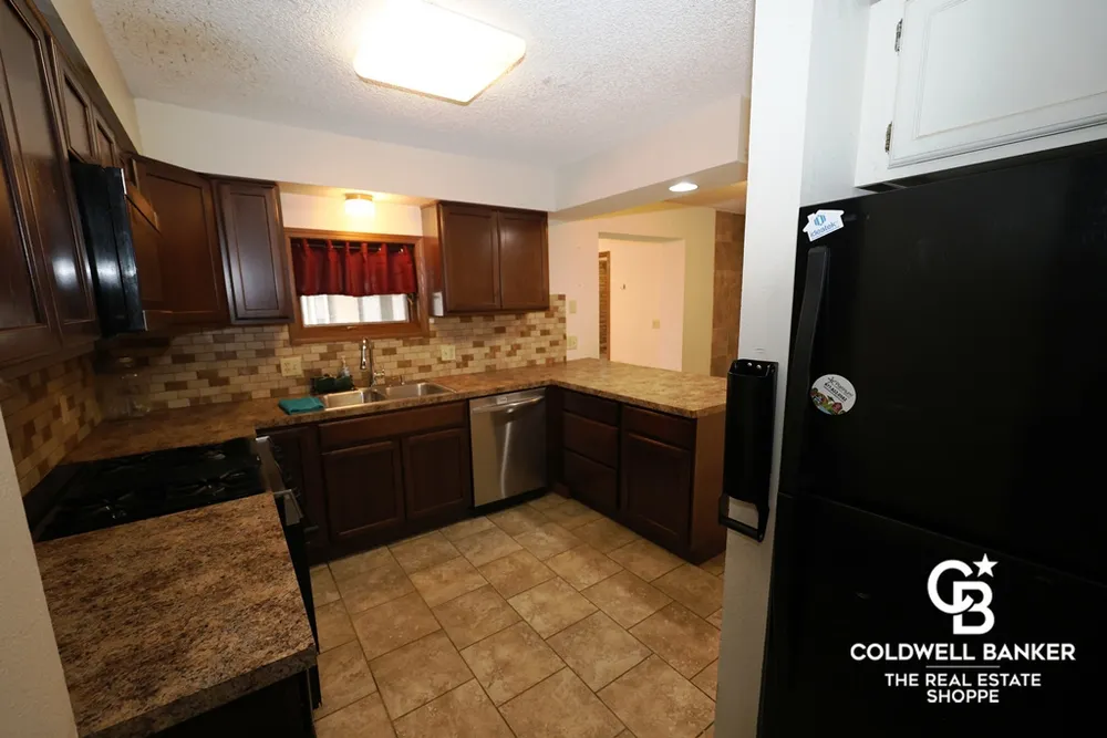 1524 Harvest Ln, Garden City, KS 67846