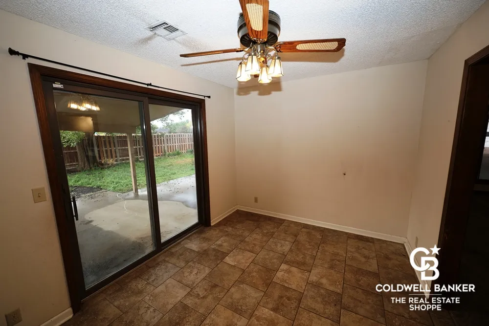 1524 Harvest Ln, Garden City, KS 67846