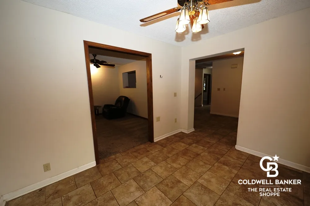 1524 Harvest Ln, Garden City, KS 67846
