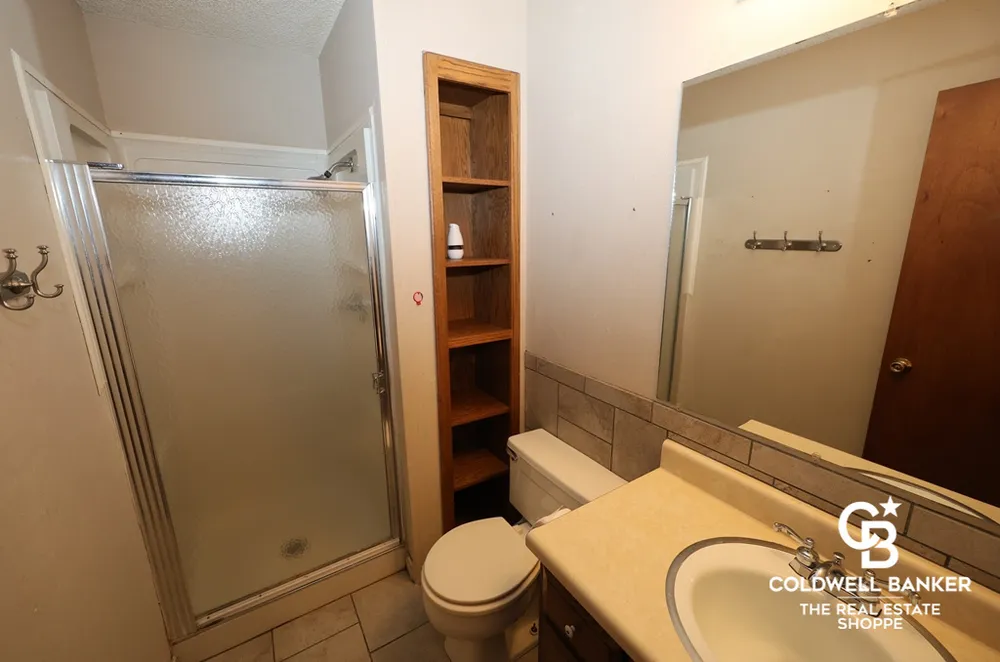 1524 Harvest Ln, Garden City, KS 67846