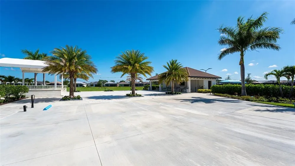 5018 Surfside Circle, Lakewood Ranch, FL 34211