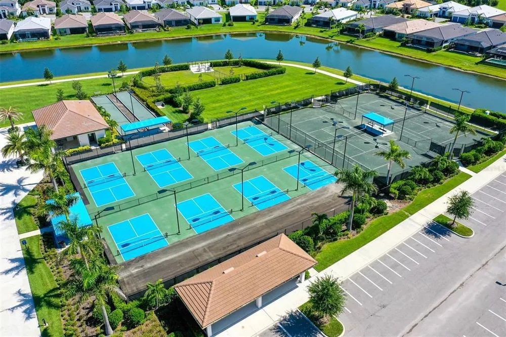 5018 Surfside Circle, Lakewood Ranch, FL 34211