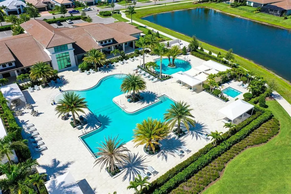 5018 Surfside Circle, Lakewood Ranch, FL 34211