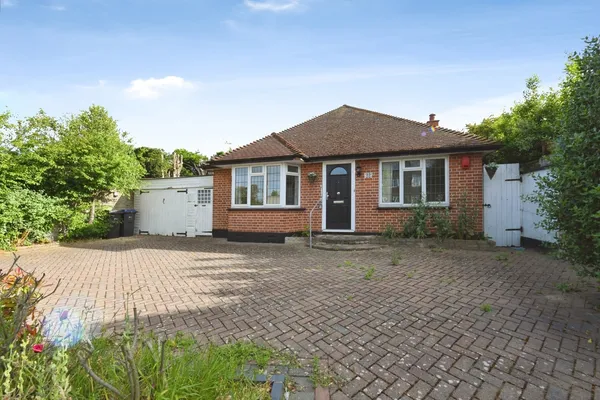 Station Road, Thorpe Bay, Essex, SS1, Essex
