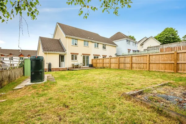 Bryn Deri Close, Adpar, Newcastle Eml...
