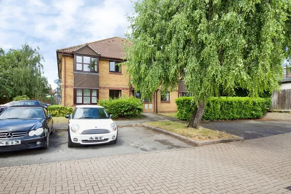 Holland Close, Romford, RM7