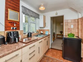 Court Orchard, Bratton, Westbury thumb 3