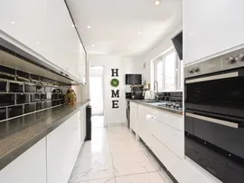 Houblon Drive, Galleywood, Chelmsford thumb 3