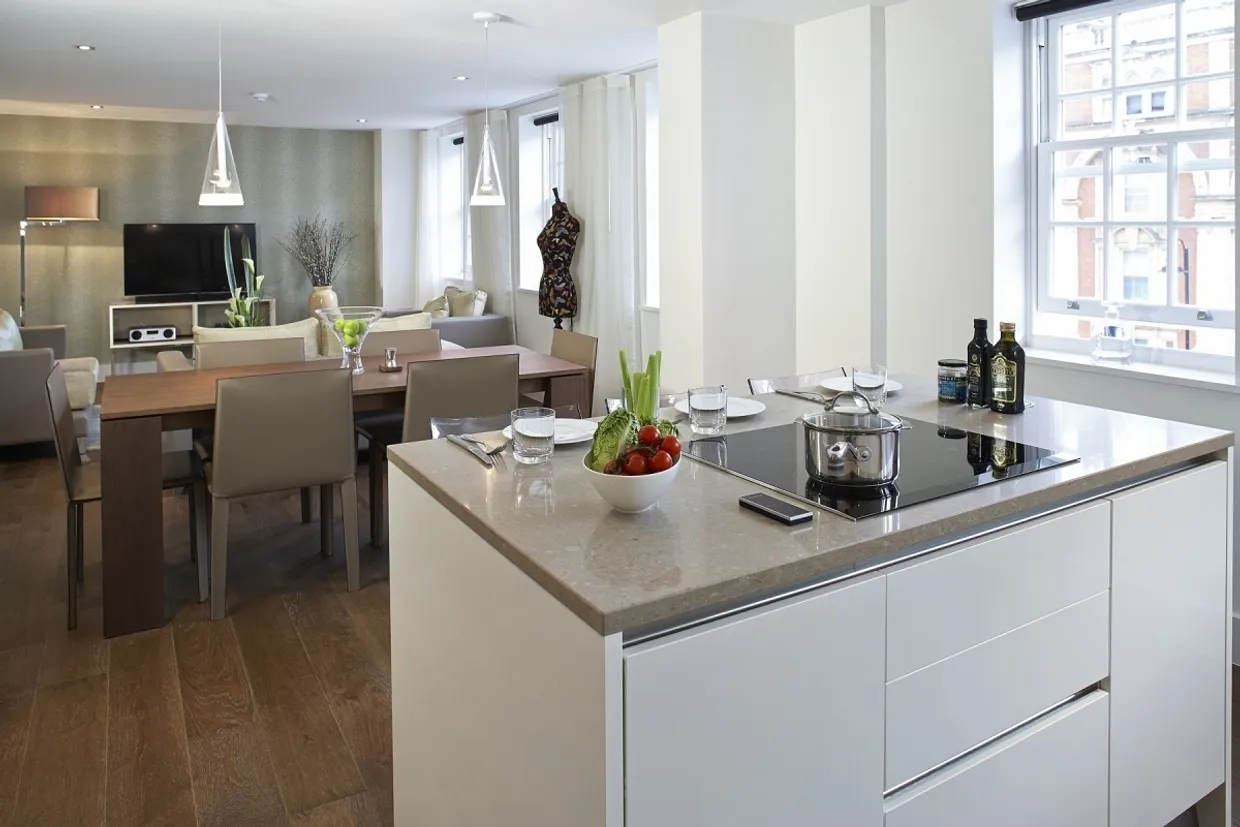 Brompton Road Knightsbridge SW3 photo 3