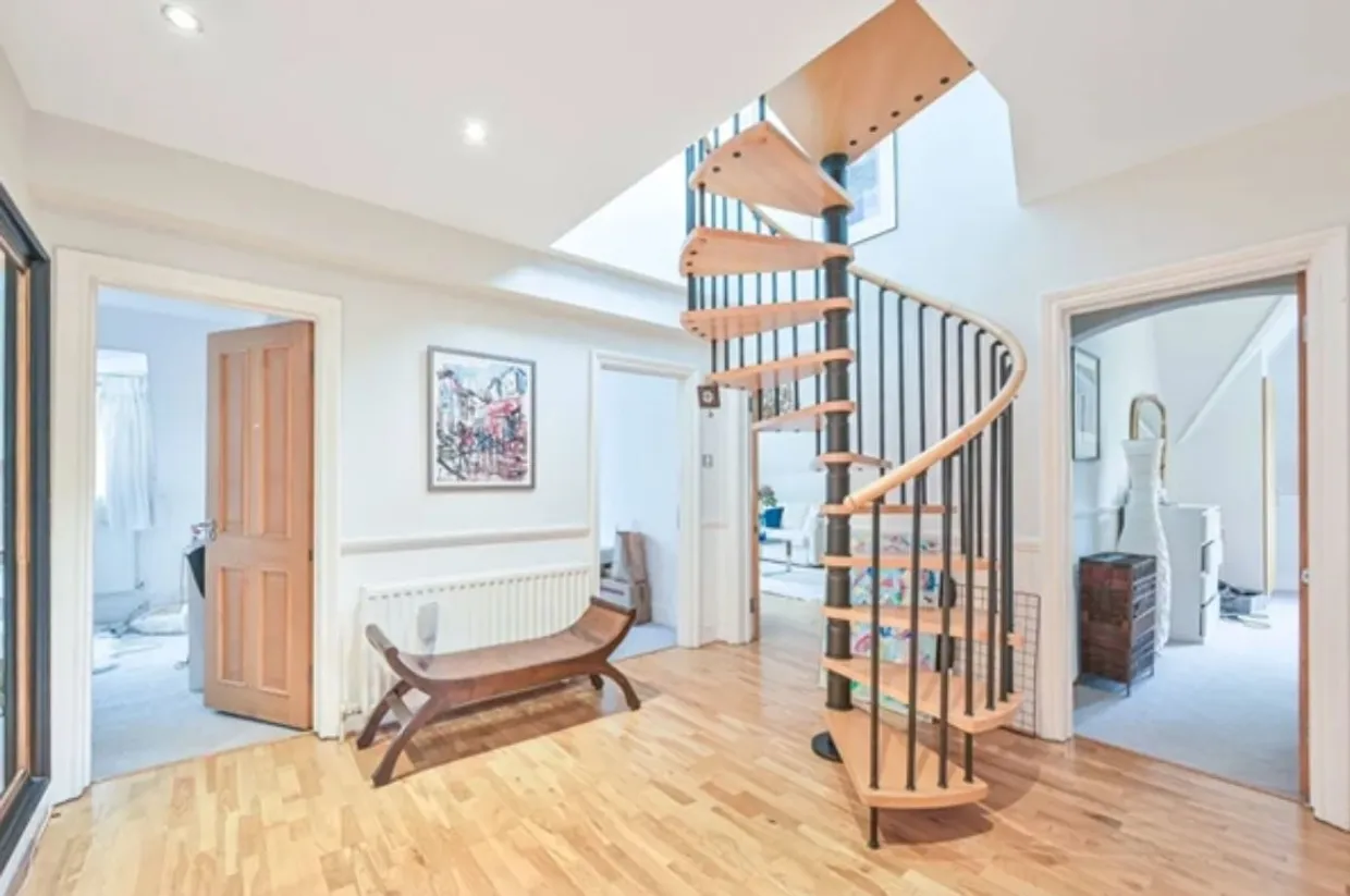 Maresfield Gardens Hampstead NW3 photo 3