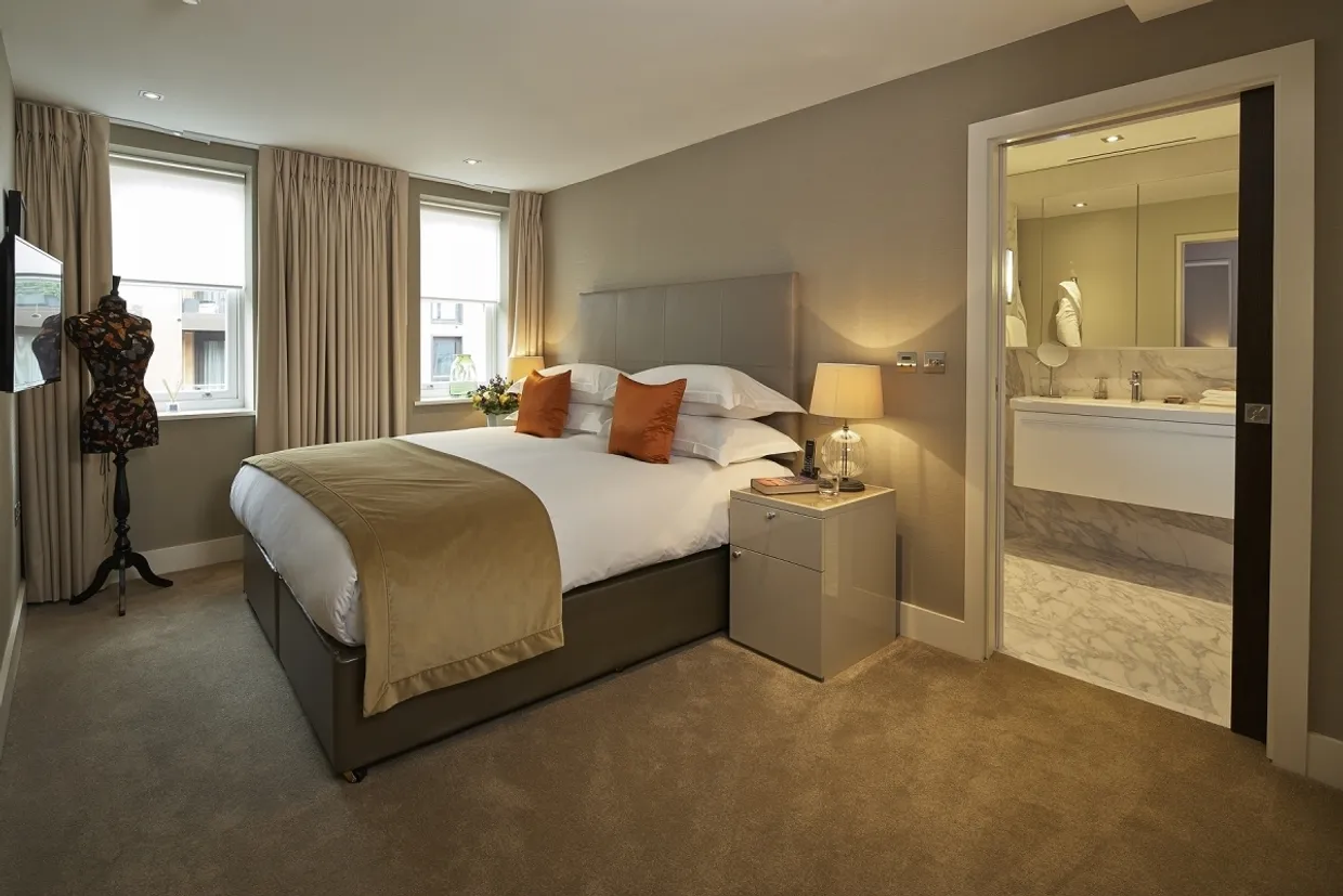 Brompton Road Knightsbridge SW3 photo 5