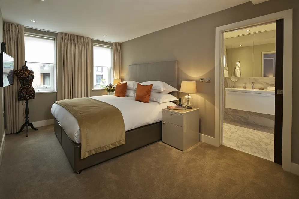 Brompton Road Knightsbridge SW3 photo 5