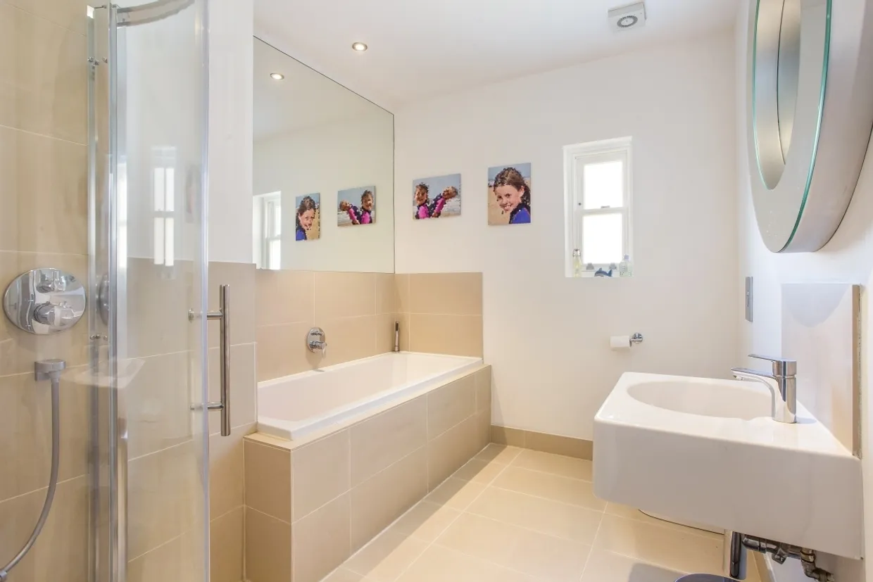 Mornington Drive Winchester SO22 photo 8