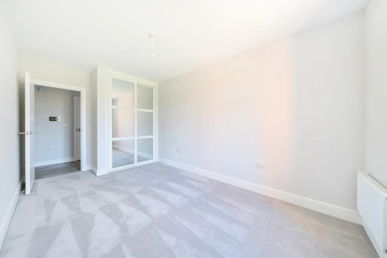More Lane, Esher KT10 photo 9