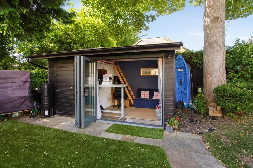 Mornington Drive Winchester SO22 photo 9