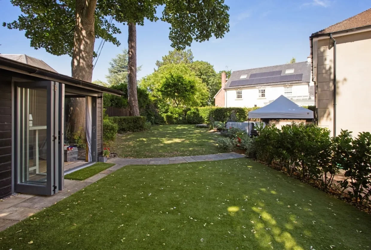Mornington Drive Winchester SO22 photo 10