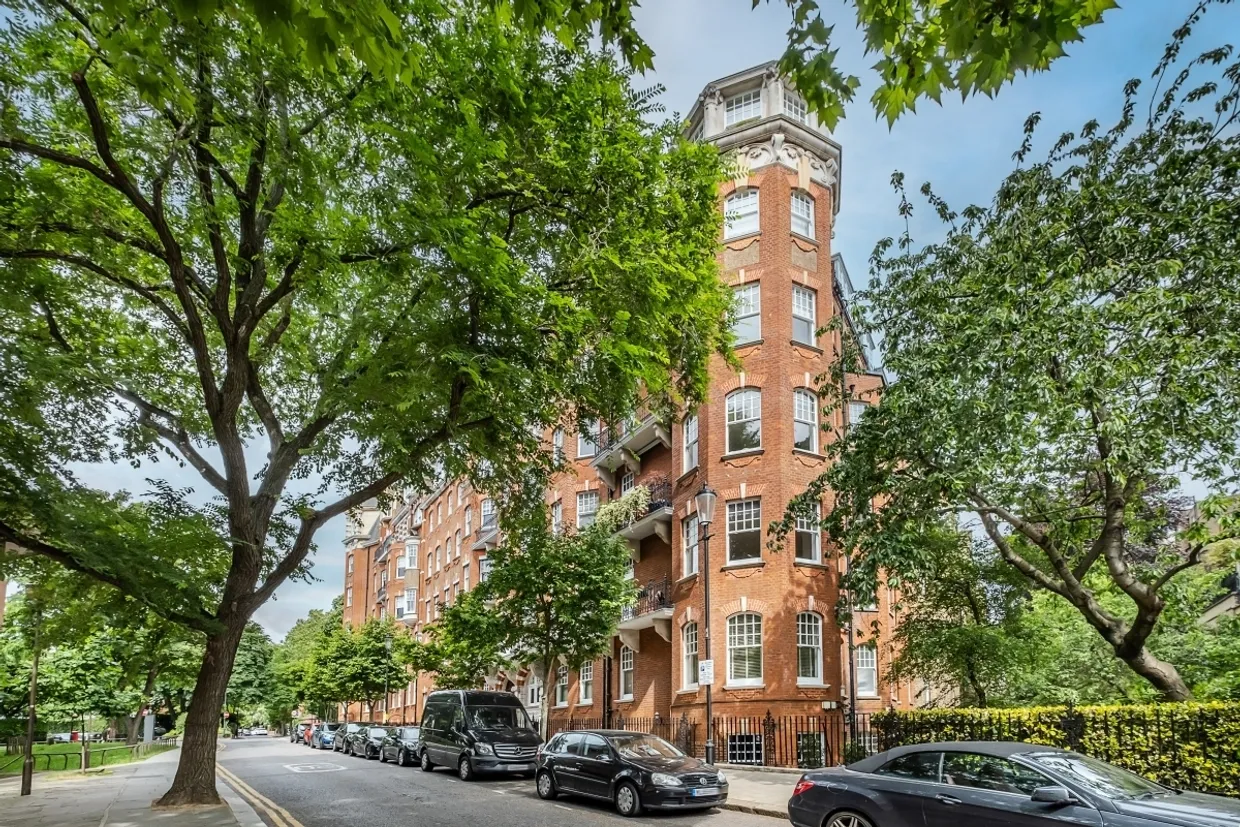 Campden Hill Road London W8 photo 5