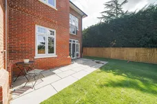 More Lane, Esher KT10 photo 12
