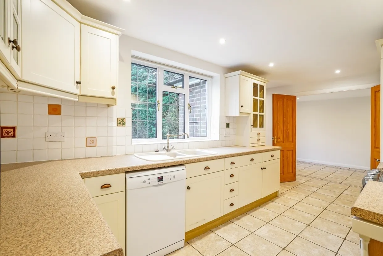 Walkwood Rise Beaconsfield HP9 photo 6