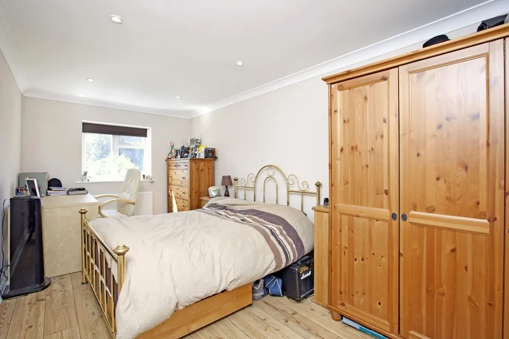 Ray Mill Road East Maidenhead SL6 photo 9