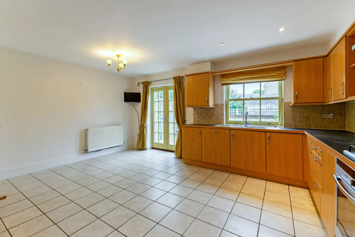Bingham Close, Cirencester, GL7 photo 4