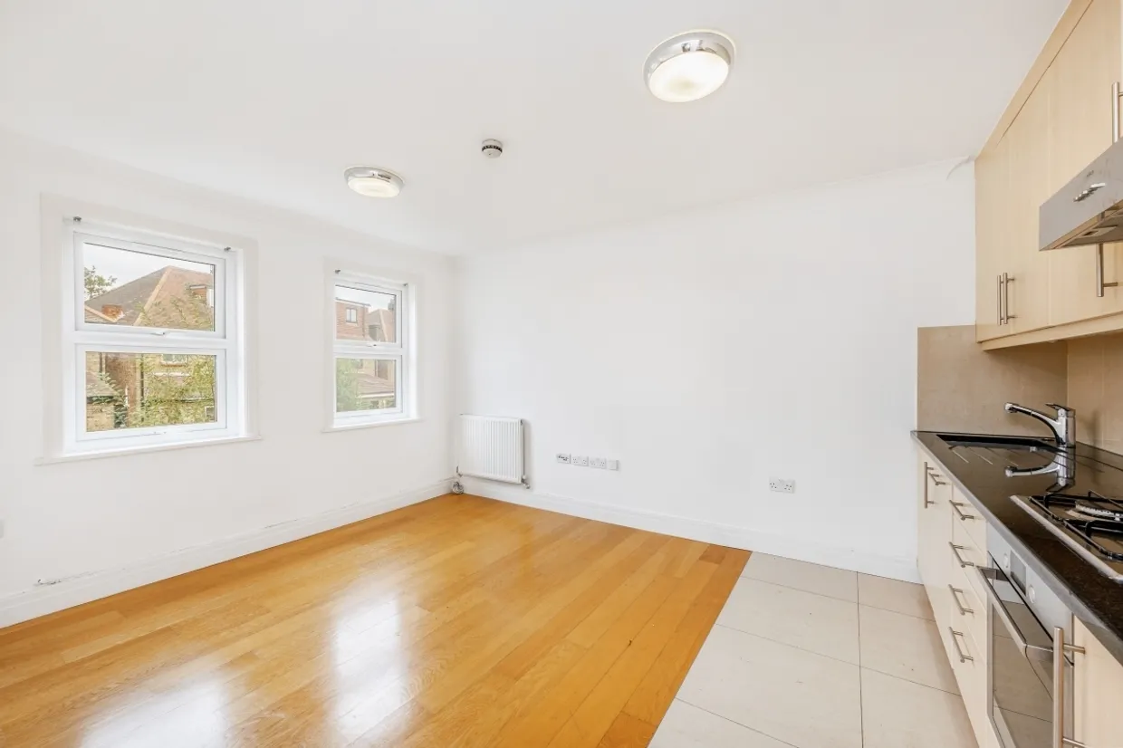 Loveday Road, London, W13 photo 2