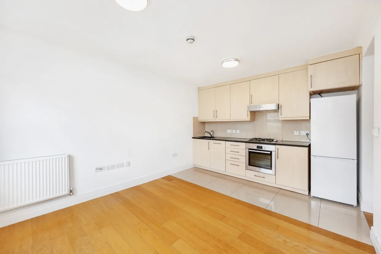 Loveday Road, London, W13 photo 3