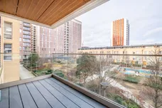 Silvertown Square, E16 photo 2