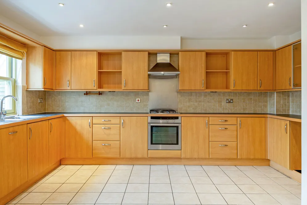 Bingham Close, Cirencester, GL7 photo 3