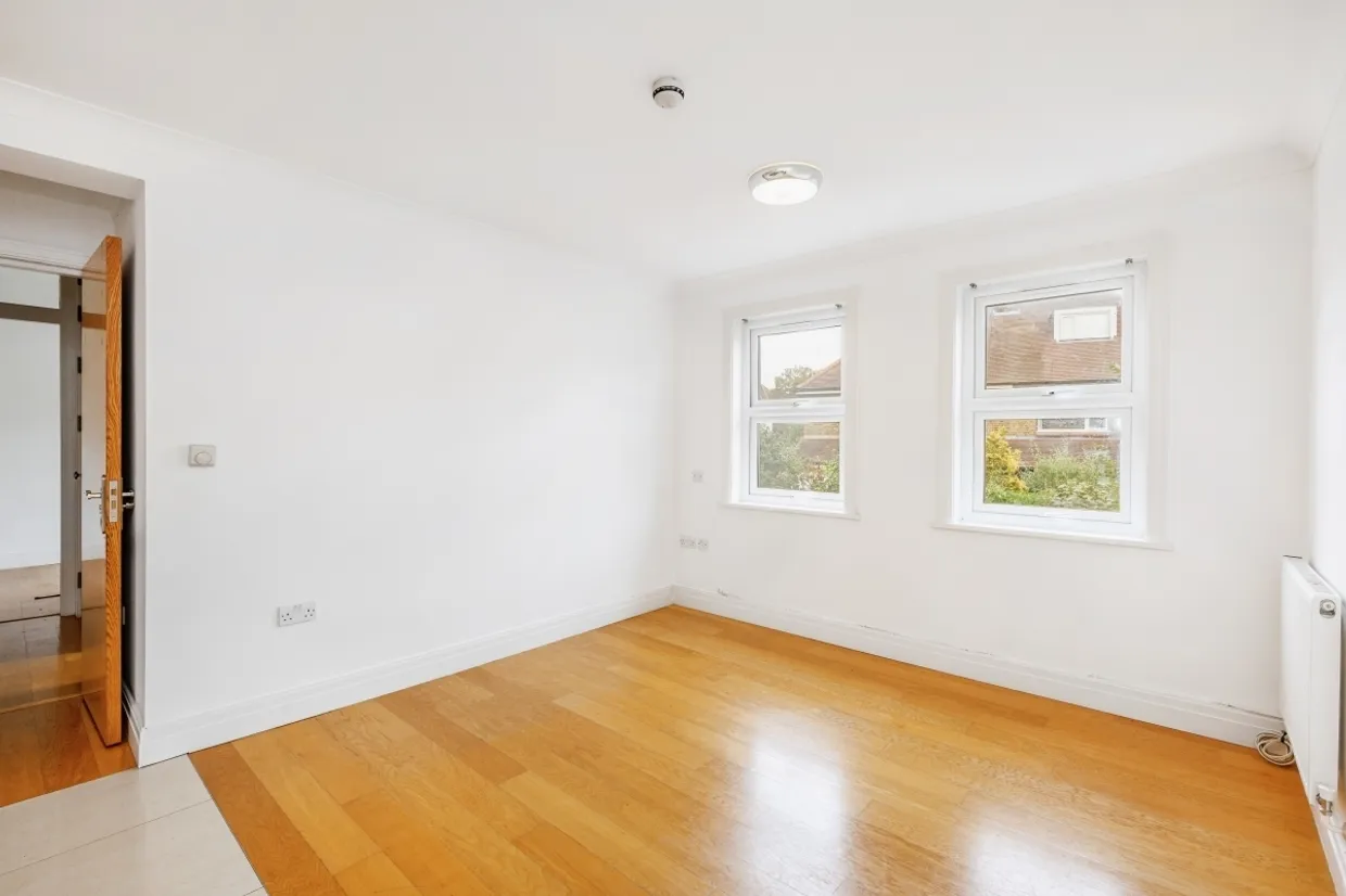Loveday Road, London, W13 photo 4