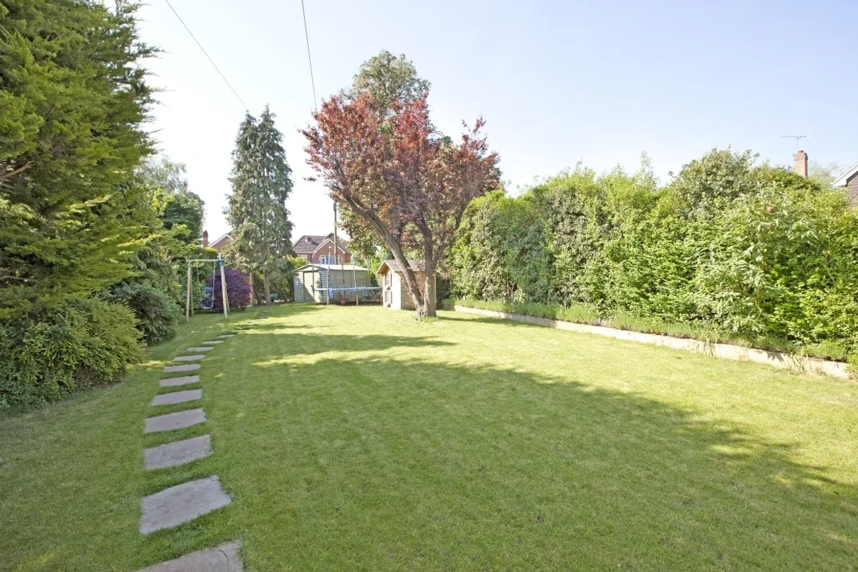 Ray Mill Road East Maidenhead SL6 photo 15