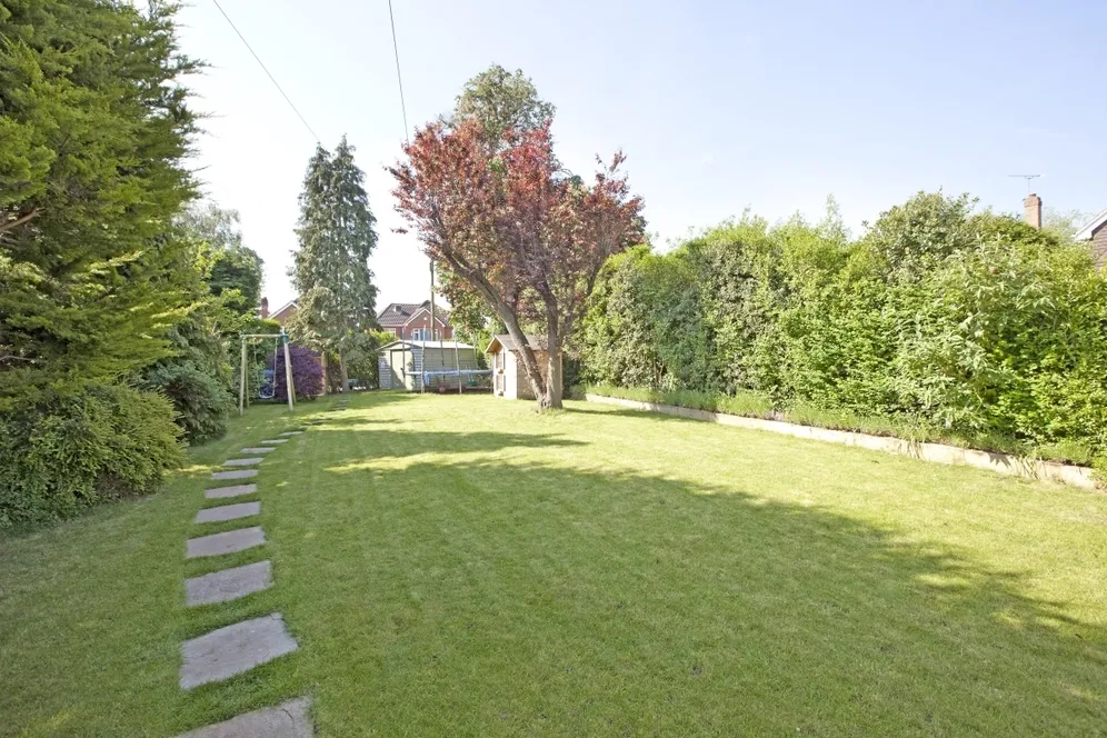 Ray Mill Road East Maidenhead SL6 photo 15