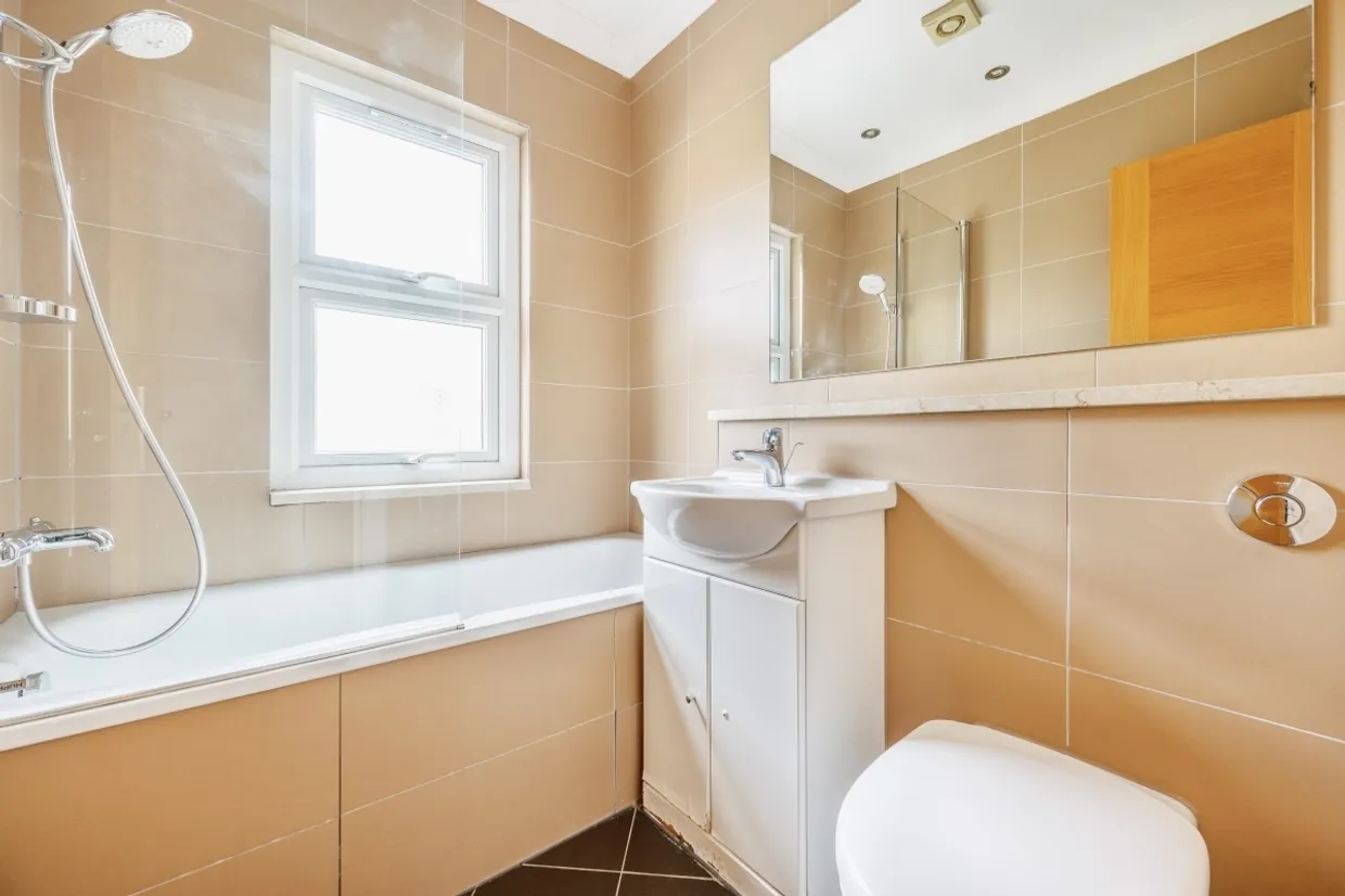 Loveday Road, London, W13 photo 6