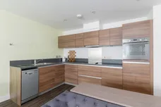 Barking Road, E16 photo 5