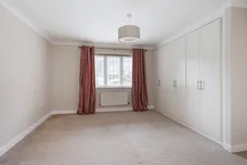 Vicarage Close Colgate RH12 photo 8