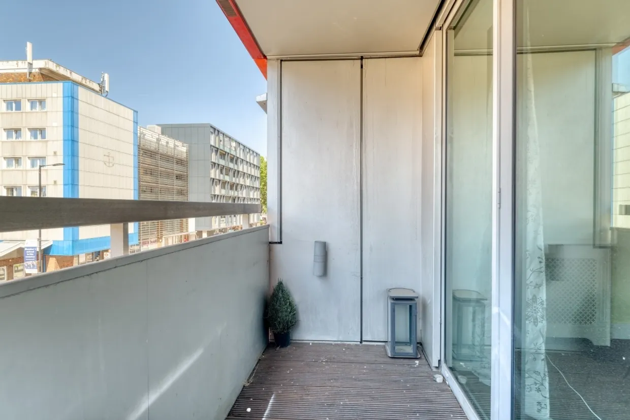 Barking Road, E16 photo 6