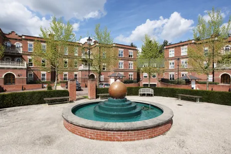 Franklin Court Wormley GU8