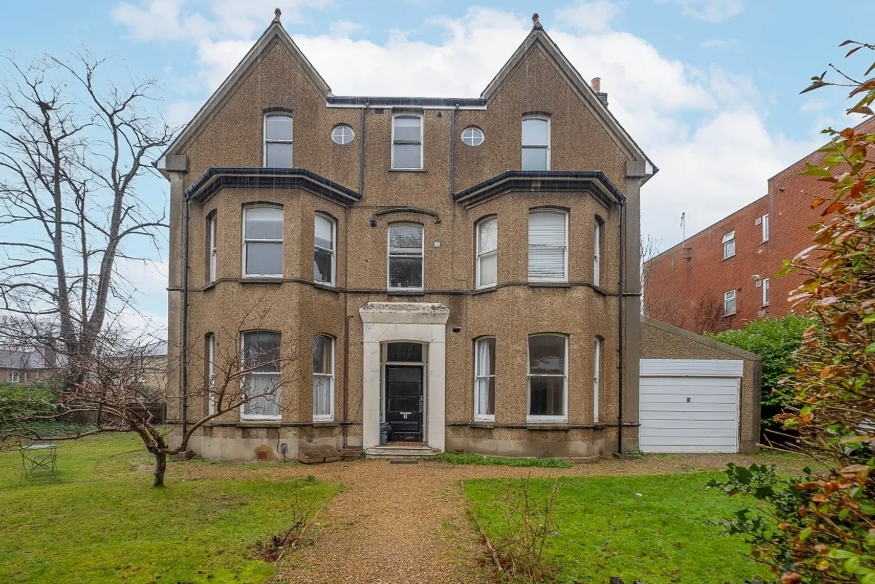 Parklands, Surbiton KT5 photo 1