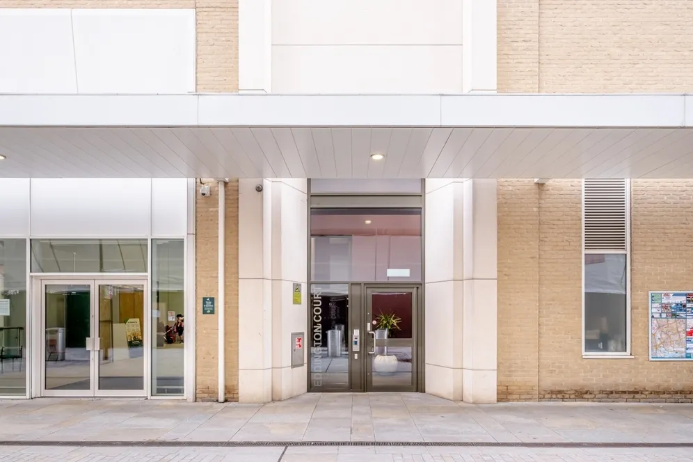 Silvertown Square, E16 photo 11