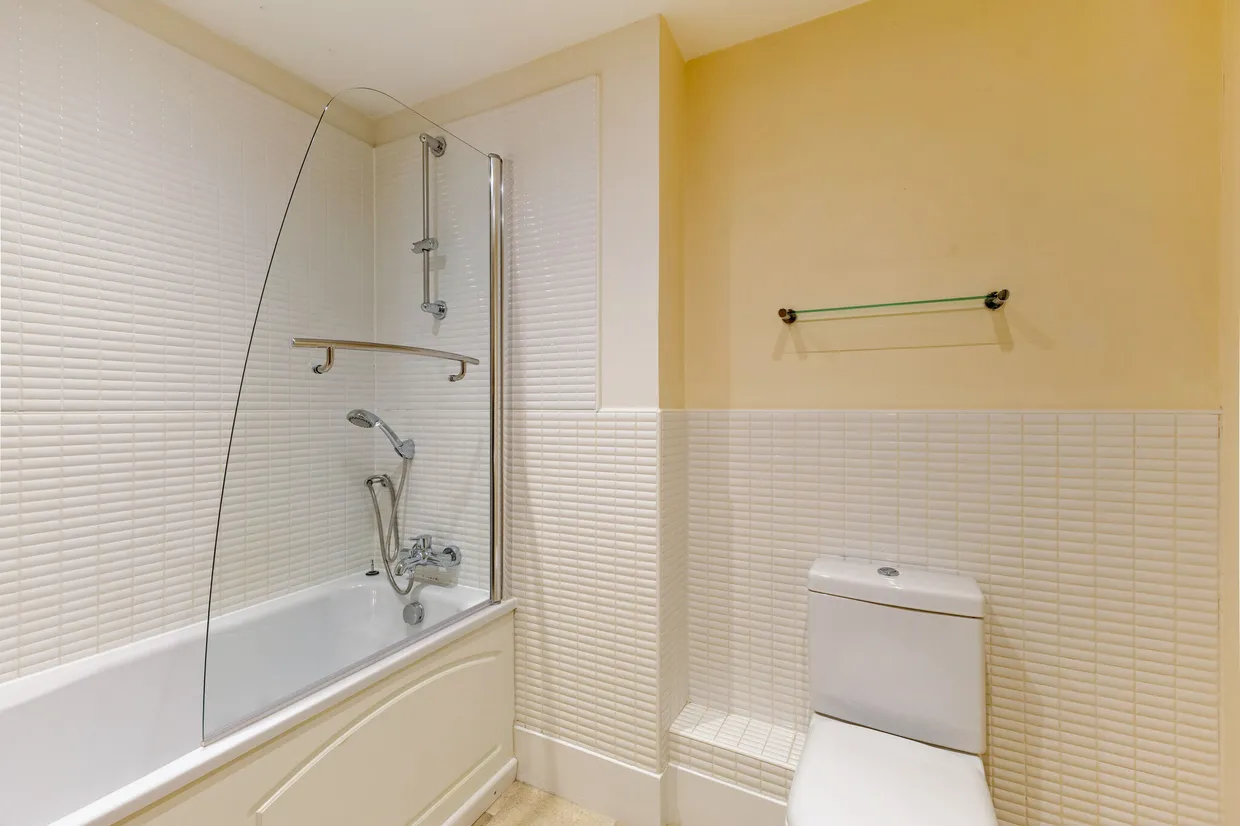 Bingham Close, Cirencester, GL7 photo 9