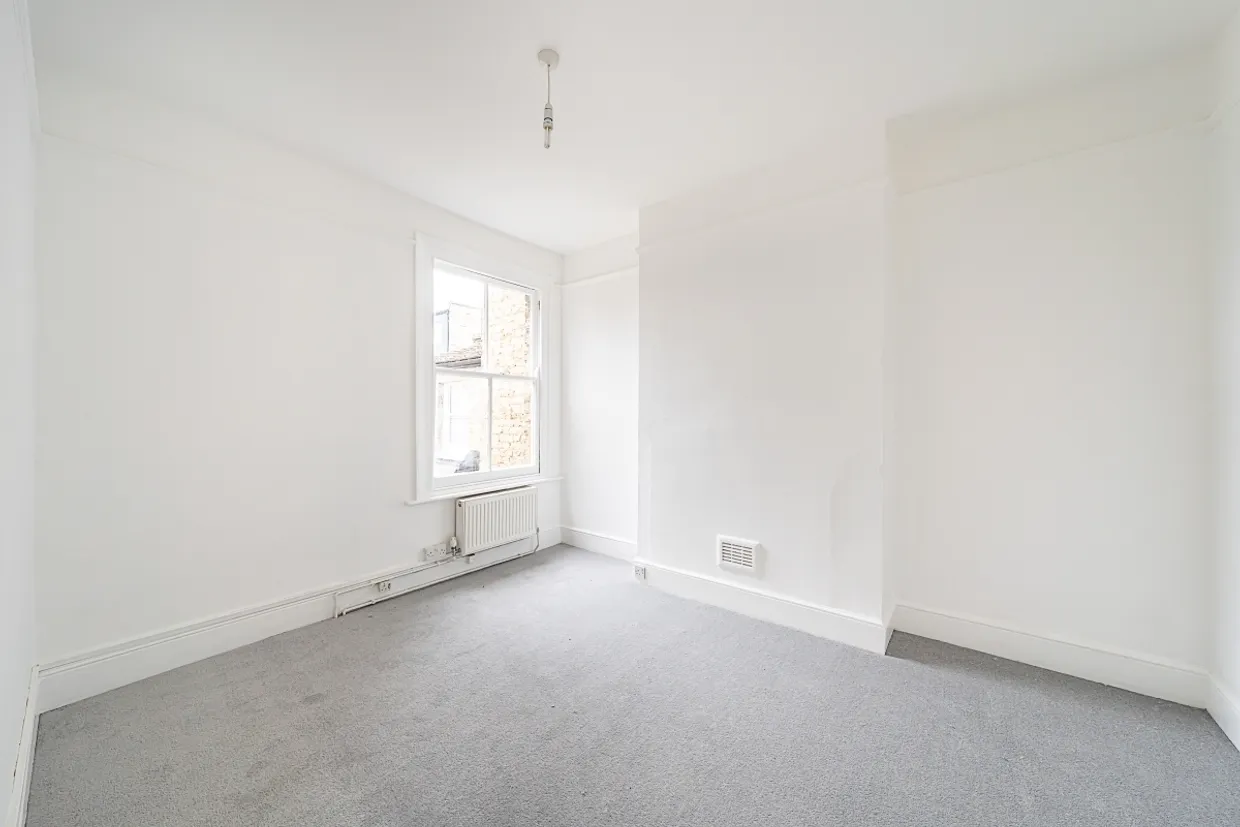 Replingham Road London SW18 photo 8
