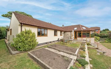 Chardstock, Axminster