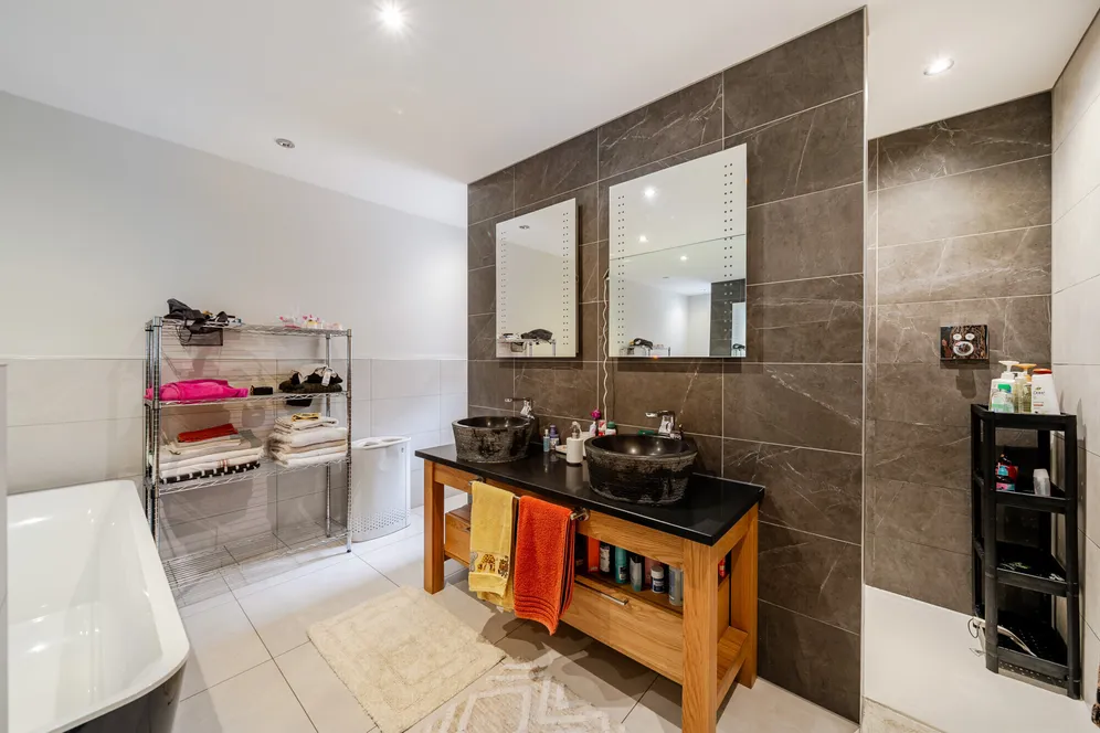 Forest Drive, Tadworth, KT20 photo 10