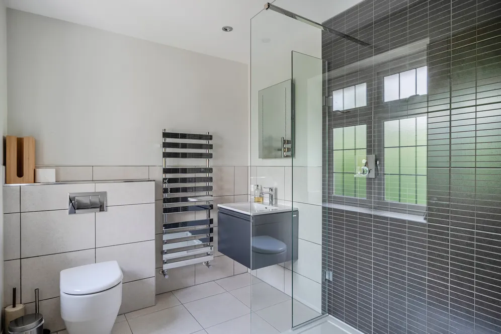 Forest Drive, Tadworth, KT20 photo 12