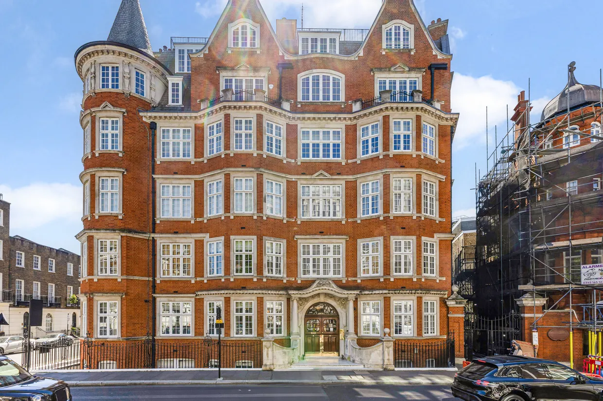 Cliveden Place, London, SW1W photo 1