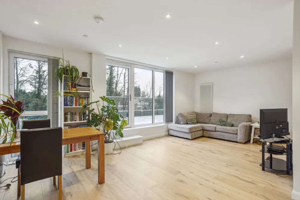 Ashley Road, Epsom, KT18 photo 2