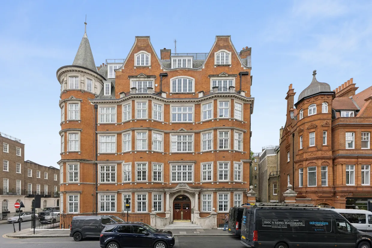 Cliveden Place, London, SW1W photo 1