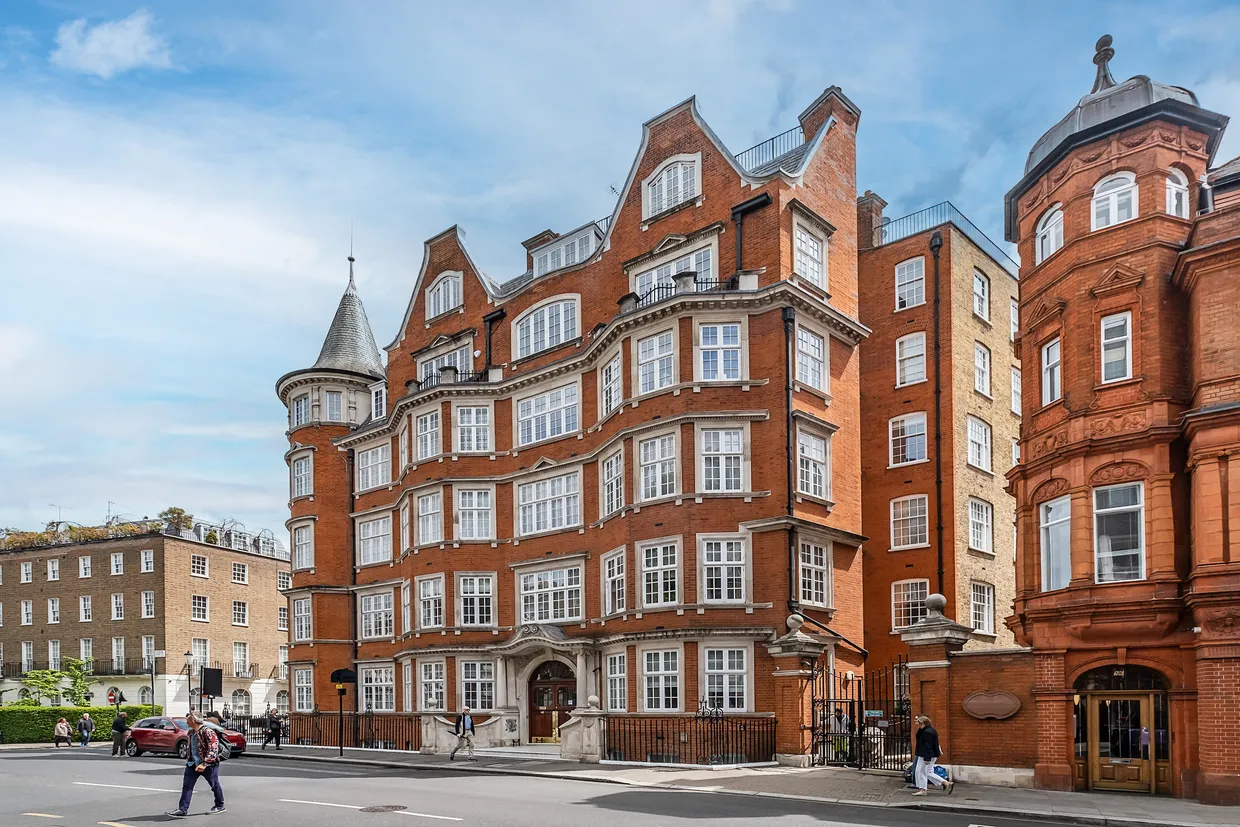 Cliveden Place, London, SW1W photo 1